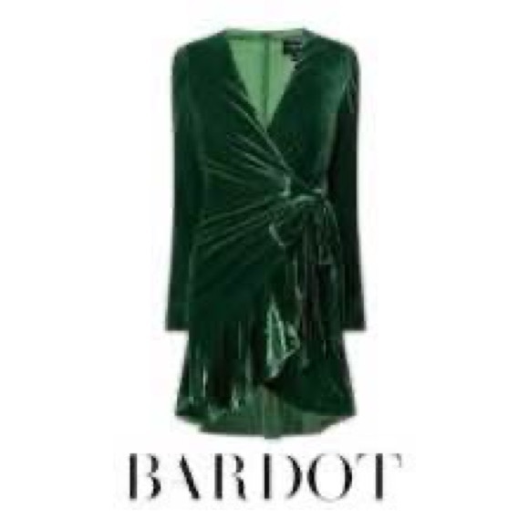 Bardot Dresses & Skirts - NWT Bardot Green Velvet Wrap Dress – Size S – Long Sleeve Tie Waist